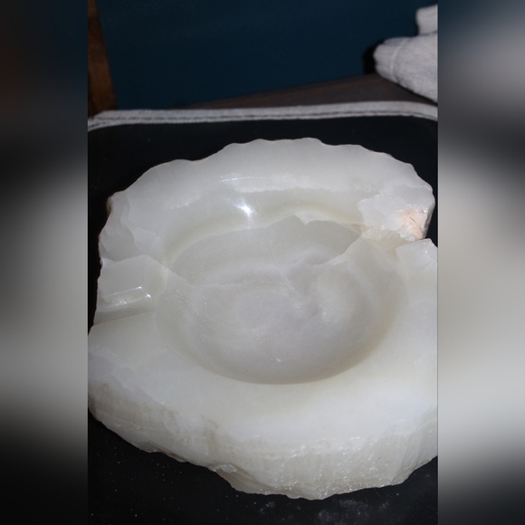 Vintage Alabaster Ashtray - Picture 11 of 16